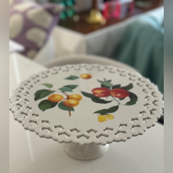 Chantilly Cake Stand - Picture 7 of 10